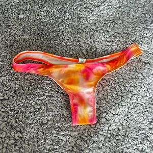 Bikini bottom (cheeky/thong)